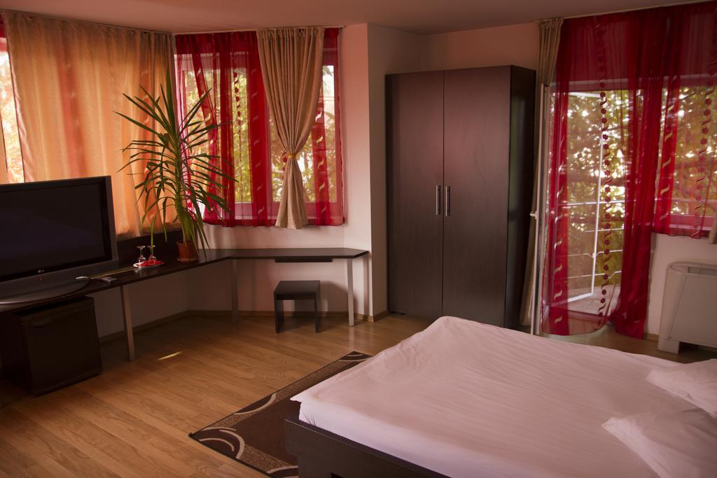 Villa Grande Jászvásár Szoba fotó