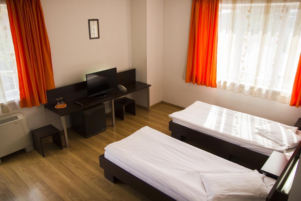 Villa Grande Jászvásár Szoba fotó