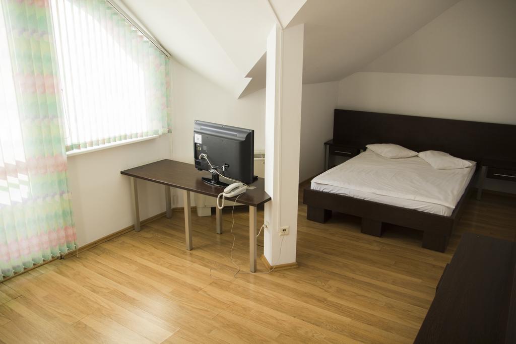 Villa Grande Jászvásár Szoba fotó